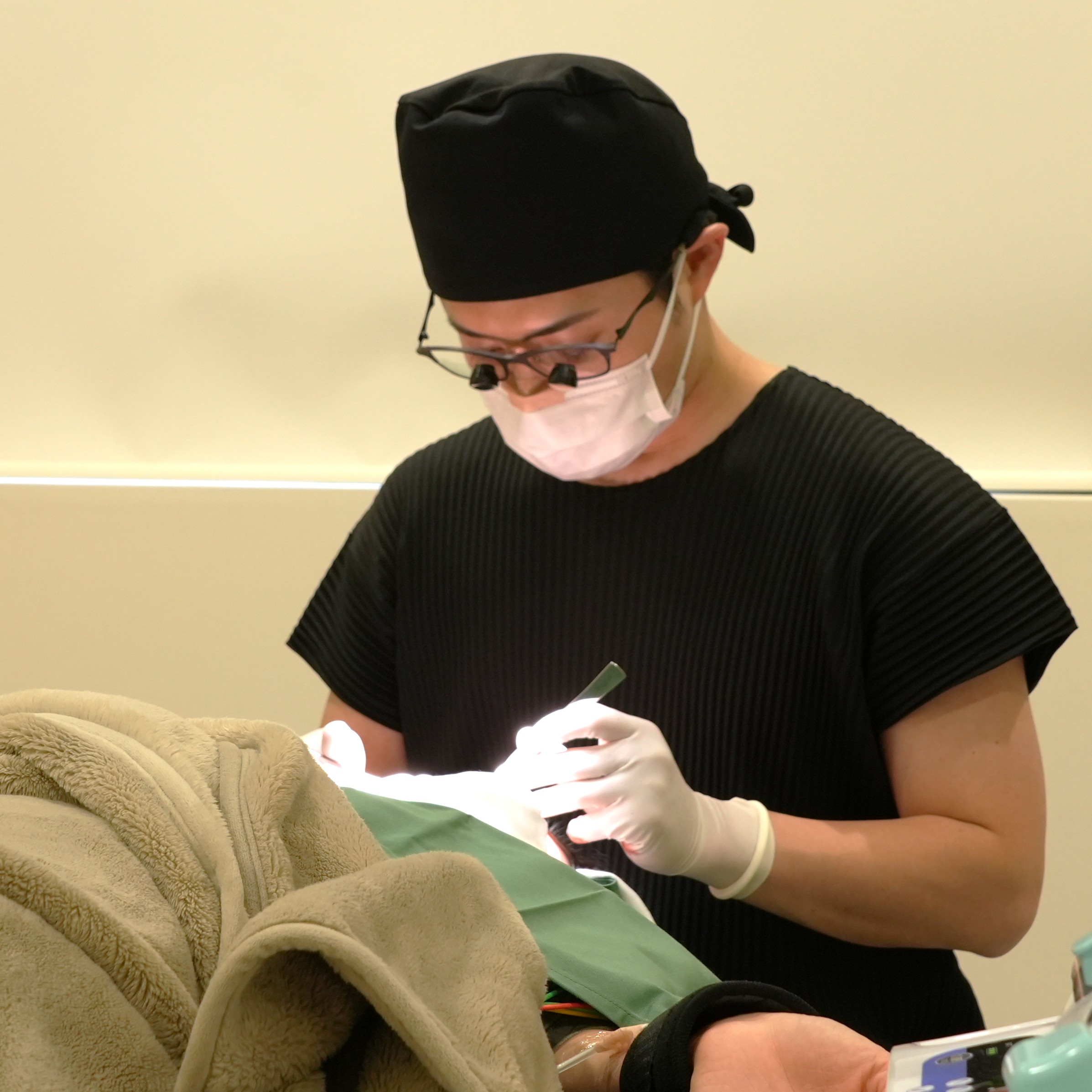What do men need to know before cosmetic surgery? Hiroshima Yayoi Clinic Explains