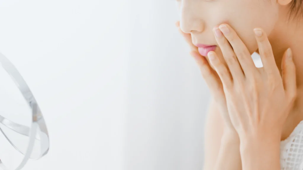 Acne scar treatment at a cosmetic dermatologist in Hiroshima! Type-specific treatments and frequently asked questions.