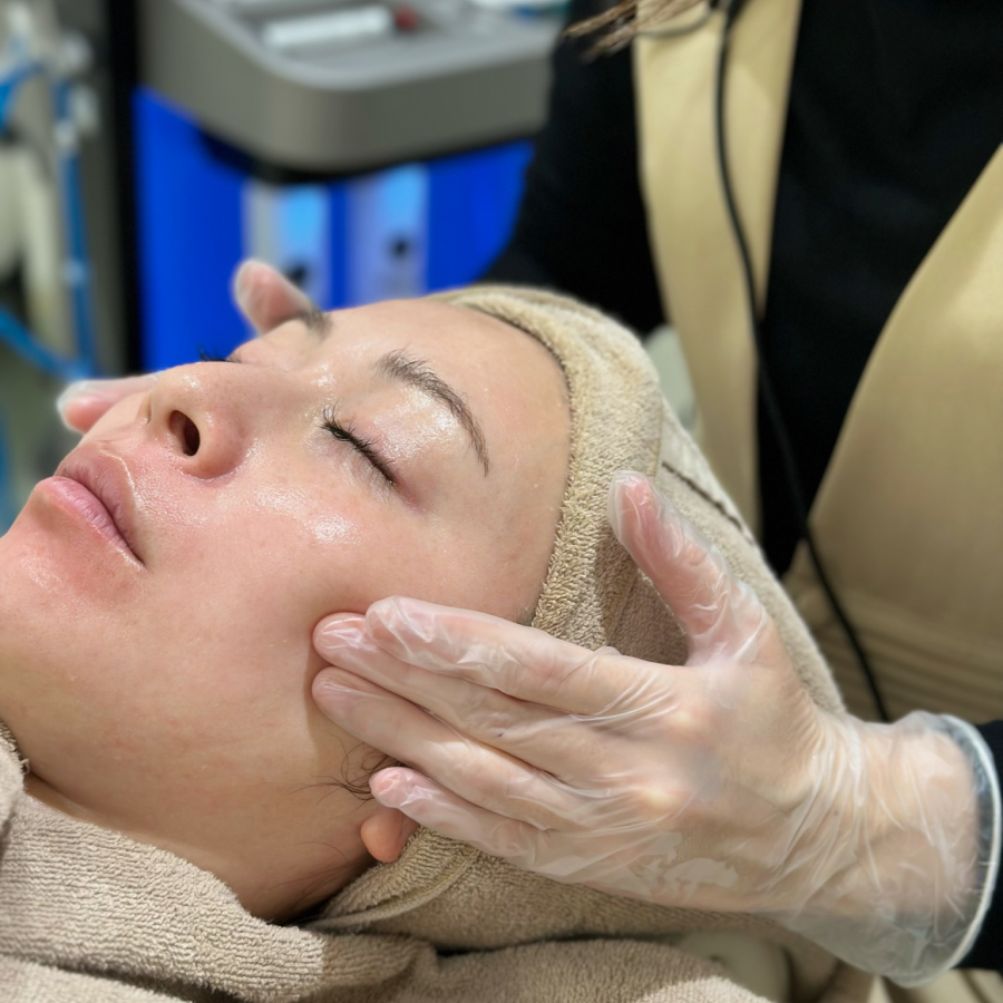 What Is a HydraFacial? A Popular Beauty Treatment in Hiroshima