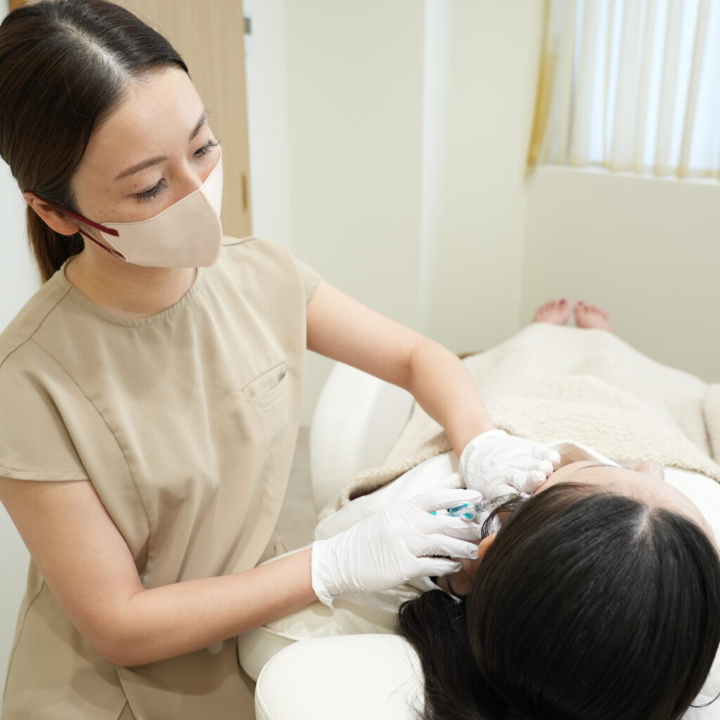 Hyaluronic Acid Injections for the Temples